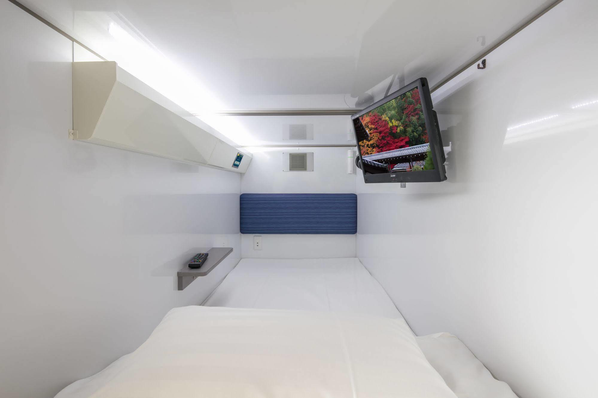 Capsule Resort Kyoto Square Экстерьер фото